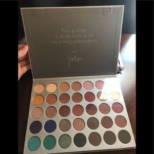 The Jacklyn Hill Eyeshadow Morphe Palette